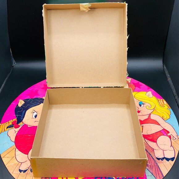 Vintage 1979 Porky Pig Petunia MISS PRETTY PIG 125 pc Round Puzzle -Complete - Picture 11 of 12